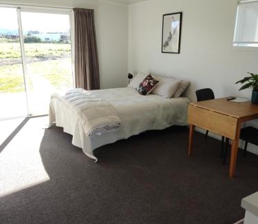 Wairoa Hotel | Studios On Carroll - ex Ferry Hotel