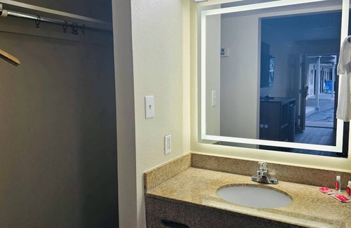 South Norfolk Hotel | STUDIOS & SUITES 4 LESS CHESAPEAKE
