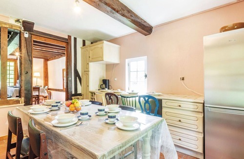 Saint-Georges-du-Mesnil Villa | Stunning private villa for 10 guests with WIFI, TV, pets allowed and parking