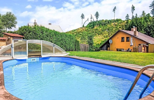 Stare Buky House | Stunning private villa with hot tub, WIFI, private pool, TV, terrace, pets allowed and parking