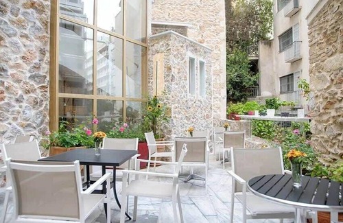 Athens City Centre Apartment | Stunning 1BR Suite Excellent Location in Athens