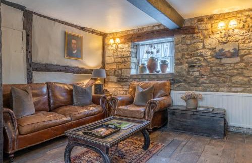 Winchcombe House | Stunning 2 Bed Cotswold Cottage Winchcombe