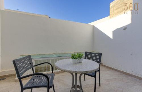 Mosta Apartment | Stunning 2BR Penthouse with terrace in Mosta by 360 Estates