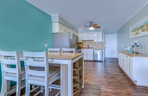 Ash Condo | Stunning 2BR/2B condo with Ocean Views in North Myrtle Beach with AC, WiFi, Pool