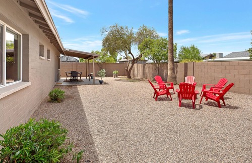 Village Park Four House | Stunning 3 Bd / 2 Ba | 10-Minute Walk to Sloan/Riverview Parks!