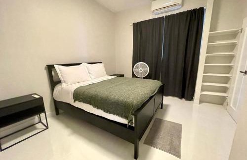 Parque Apartment | Stunning 3-Bedroom Beachside Apartment