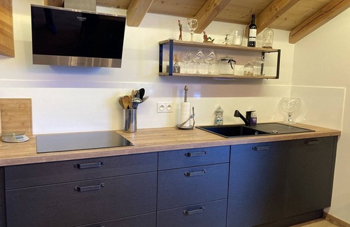 Jeux Apartment | Stunning 3-Room Apartment for 6 with Balcony, Ski Access & Amenities at L'Alpe d'Huez