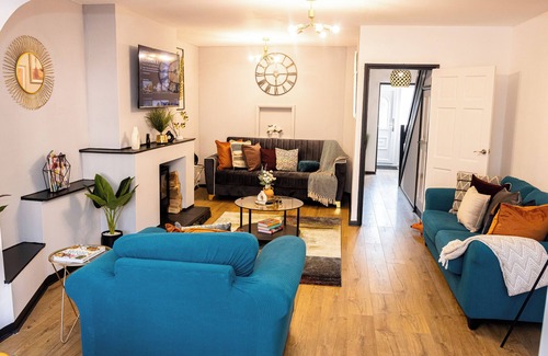 Dudley House | Stunning 3Bedroom Home Ideal for Long & Short Stay