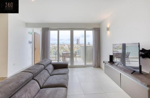 Pieta Apartment | Stunning 3BR penthouse, opposite the harbour by 360 Estates