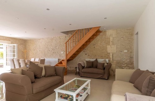 Louzac-Saint-Andre House | Stunning 4-bed house w/ private garden and swimming pool near Cognac, France