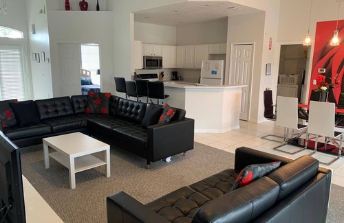 Bridgewater Crossing Villa | Stunning 4 bedroom pool villa set on a tranquil lake just minutes from Disney