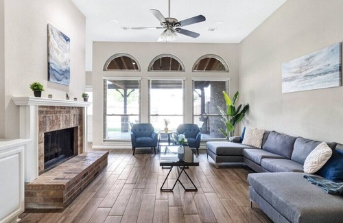 Allen House | Stunning 4BR Home w/ Patio & Garage - Pet Friendly