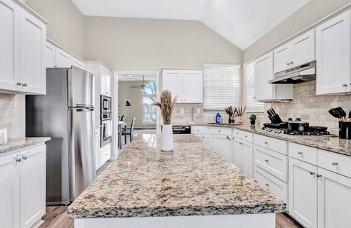 Allen House | Stunning 4BR Home w/ Patio & Garage - Pet Friendly