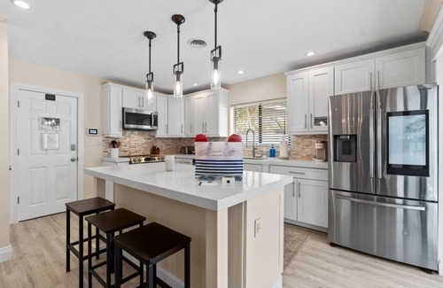 Coral Ridge Isles House | Stunning 4BR w/Pool & Games!