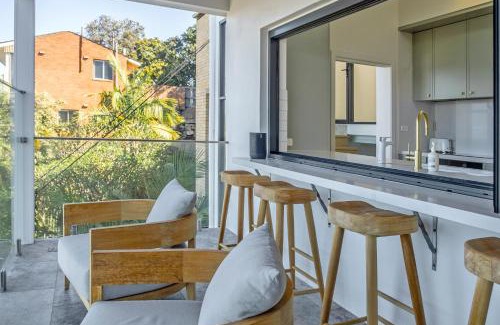Maroubra Apartment | Stunning 4BR Waterfront House with pool in Sth Coogee