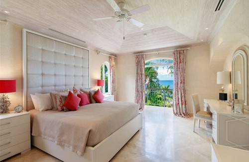 Bridgetown Villa | Stunning 5 Bedroom Old Trees Villa
