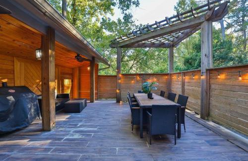 South Tuxedo Park House | Stunning 6br Buckhead Oasisprivate Batheachroom