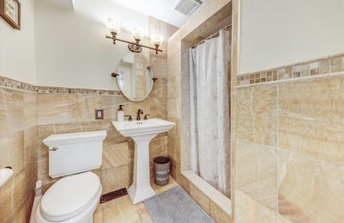Dean Park House | Stunning 7 Br RougeView Home with 2 Kitchens, 5 Bathrooms, Amazing Backyard & 8-Car Parking