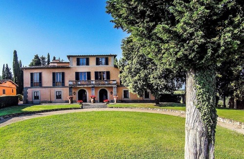 Chiocchio Villa | STUNNING 9BR - 9BA VILLA W HEATED POOL & AMAZING VIEWS, SURROUNDED BY VINEYARDS!