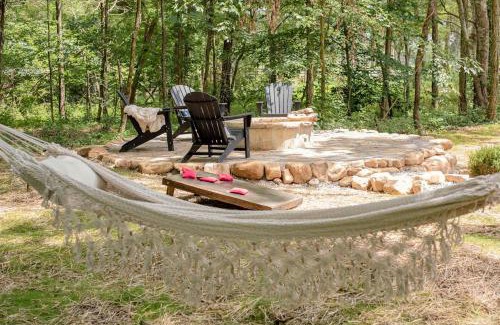 Monteagle House | Stunning and Fully-Equipped Tiny House with Breathtaking Views of South Cumberland State Park in Monteagle, TN