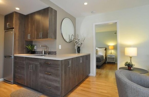 Northwest Berkeley Apartment | Stunning and walkable 1 Bdrm Near the North Berkeley Bart