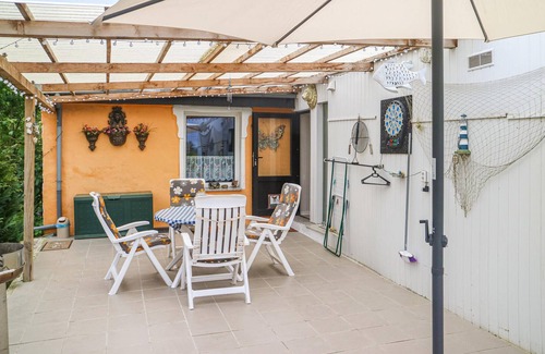 Schwaan Apartment | Stunning apartment in Bandow with WiFi