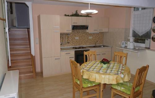 Gieselwerder Apartment | Stunning Apartment In Oberwesergieselwerder