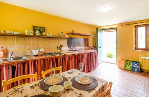 Ficulle Apartment | Stunning apartment in Ficulle with WiFi