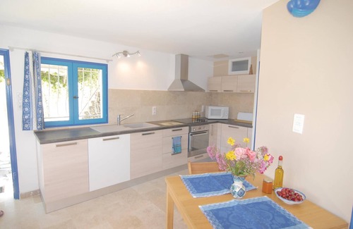 Istres Apartment | Stunning apartment in ISTRES with WiFi