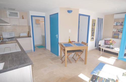Istres Apartment | Stunning apartment in ISTRES with WiFi