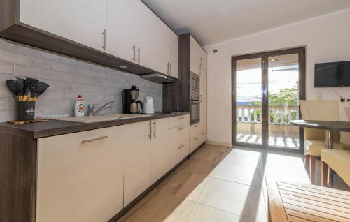 Cesarica Apartment | Stunning Apartment In Nova Cesarica