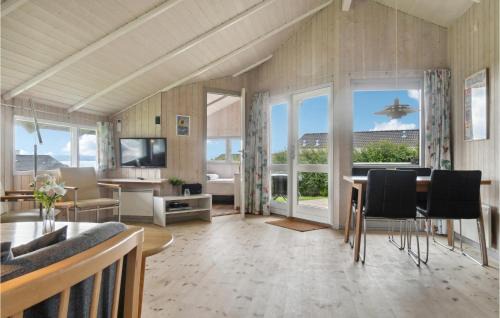Ronde Apartment | Stunning Apartment In Rønde With Sauna