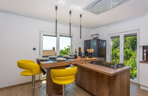 Rukavac Apartment | Stunning apartment in Rukavac with WiFi