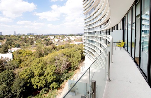 Financial District Apartment | Stunning apartment in condo