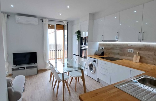 Vallcarca i els Penitents Apartment | Stunning apartment with balcony and fully equipped.