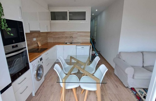 Vallcarca i els Penitents Apartment | Stunning apartment with balcony and fully equipped.