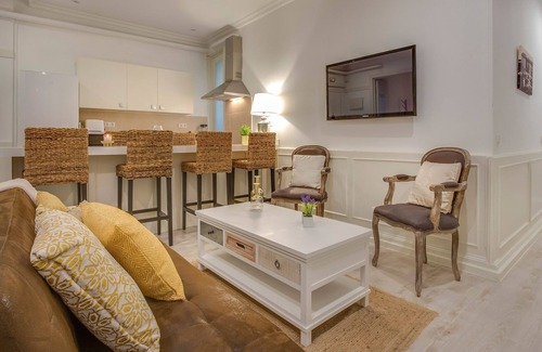 Moncloa - Arguelles Apartment | Stunning Apt in front of the Royal Palace