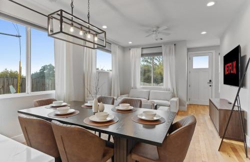 University Hills and Windsor Park House | Stunning Area - 3BR Escape - 5 Mins to DT - Sleeps 10