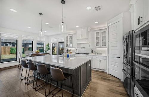 Austin House | Stunning Austin Home with Office and Yard