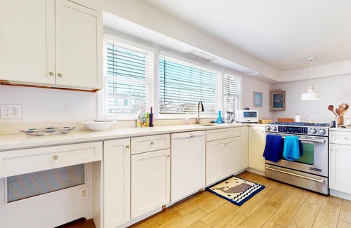 A-Zone House | Stunning Bayfront Property !