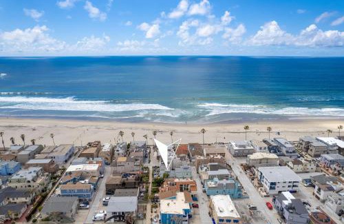 South Mission Beach House | Stunning beach home - steps2sand, AC, Large Patio and Fast Wifi!