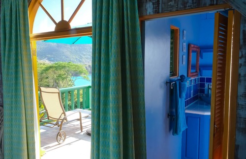 Mount Pleasant Bay Villa | Stunning, Beachfront, Sunset Views, Turtle Point 4 bedroom villa W Private Pool