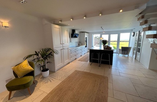 Crosby House | Stunning beachfront property - sea views every room & access to expansive beach