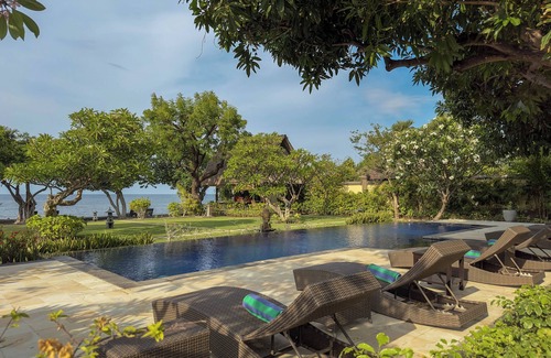 Pemuteran Villa | Stunning beachfront villa with pool, lush gardens, staff, and top activities!