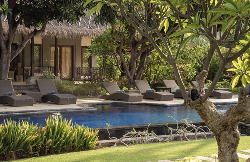 Pemuteran Villa | Stunning beachfront villa with pool, lush gardens, staff, and top activities!