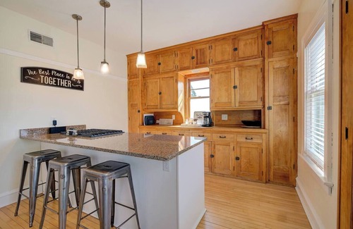 Brewers Hill Apartment | Stunning Brewers Hill Retreat with 2 bedrooms & 1 bath