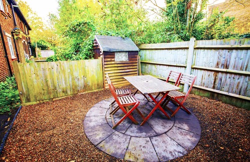 North Richmond Apartment | Stunning Central Richmond with garden