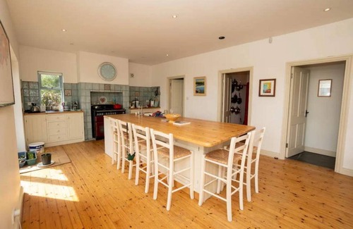 Schull House | Stunning Coastal hideaway in West Cork, sea view, perfect for hikers