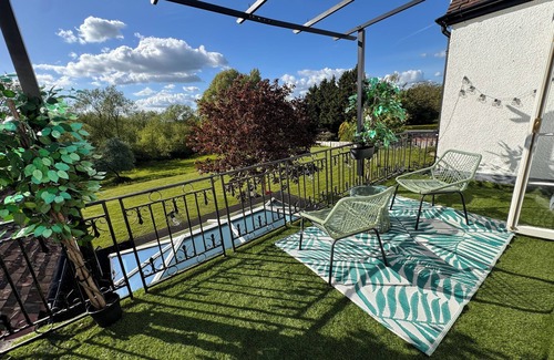 Northway House | Stunning cotswold, period country house, hot tub, great for extended family