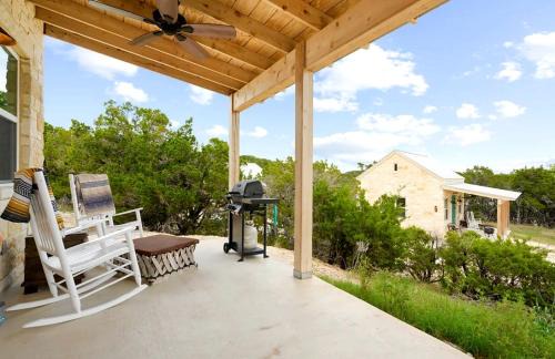 Dripping Springs House | Stunning Cottage with Fantastic Views for a Romantic Escape near Austin, Texas